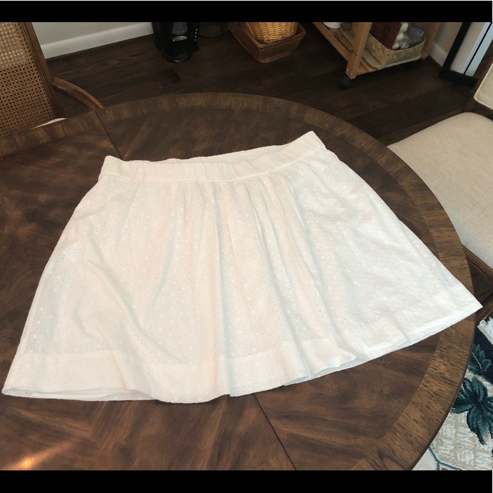 Old Navy White Eyelet Elastic Waist Skirt size 18
